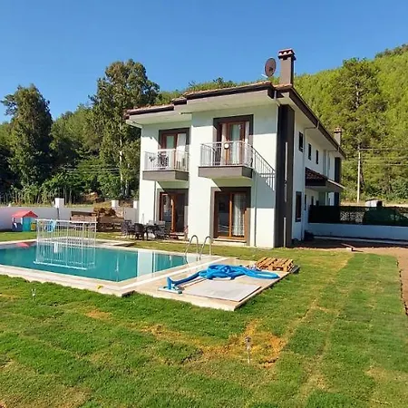 Villa Noyan 말마리스